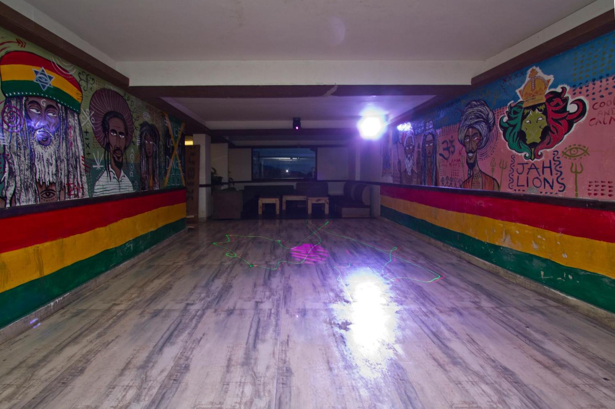 The Whispering Inn Resort And Bar Manāli Extérieur photo